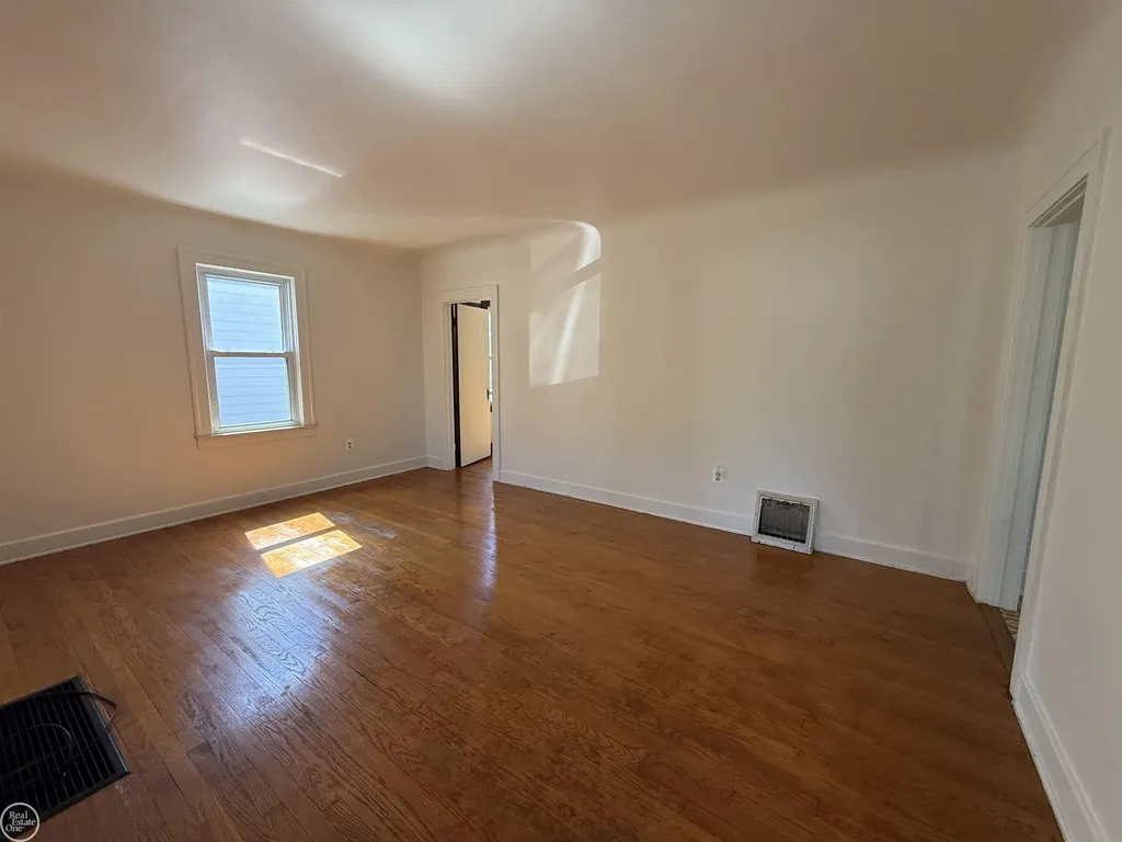 33 High Street Mt. Clemens City MI 48043
