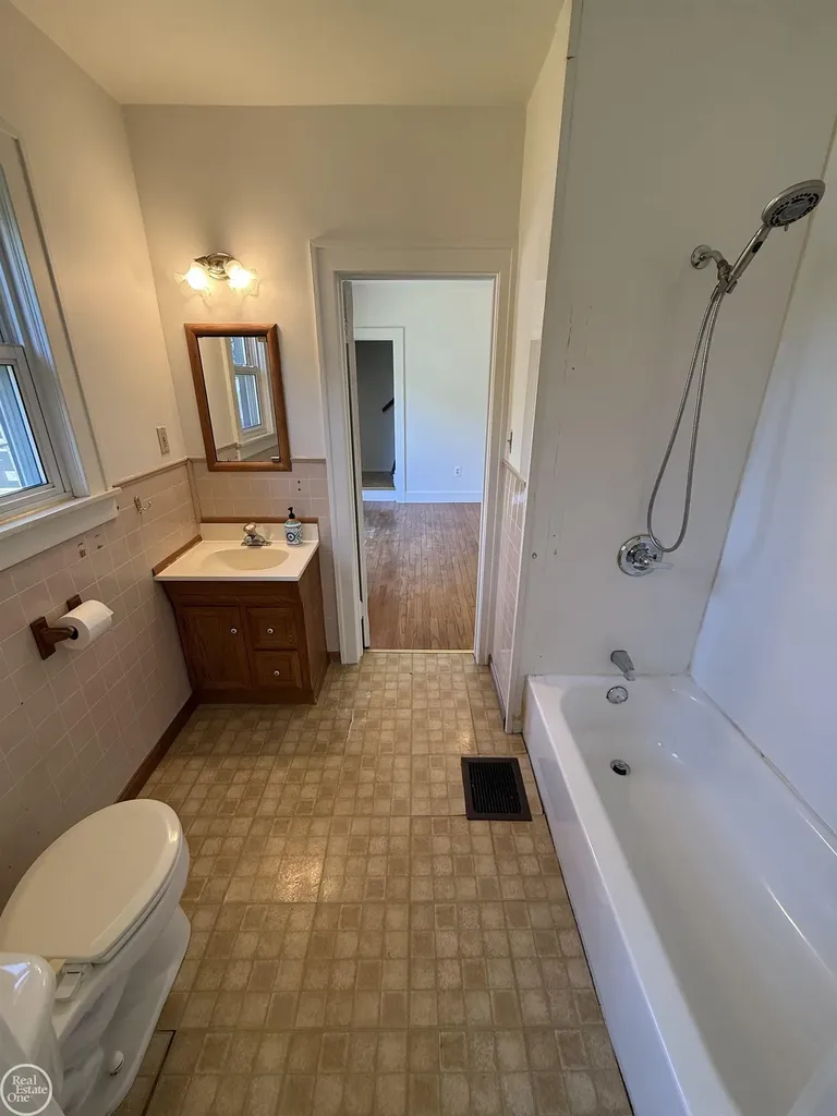 33 High Street Mt. Clemens City MI 48043