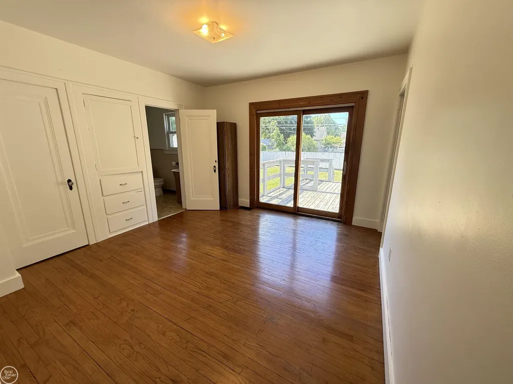 33 High Street Mt. Clemens City MI 48043