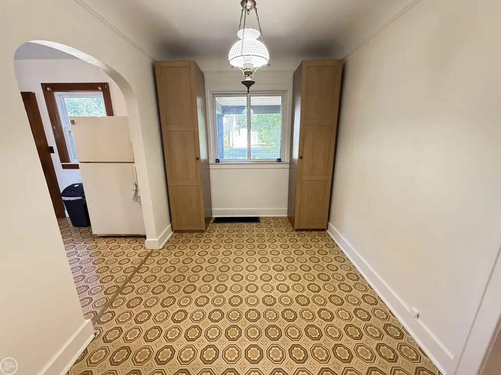 33 High Street Mt. Clemens City MI 48043