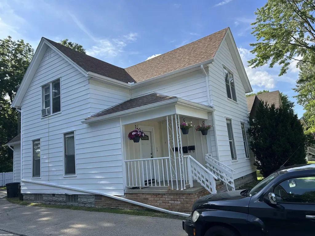 19 Washington Street Mt. Clemens City MI 48043