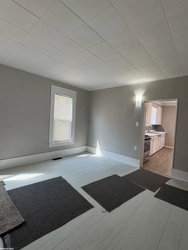 19 Washington Street Mt. Clemens City MI 48043