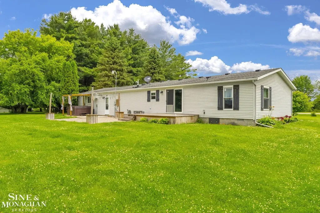 433 N Howard Street Lexington Township MI 48422