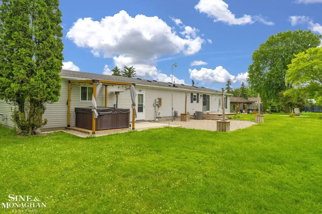 433 N Howard Street Lexington Township MI 48422