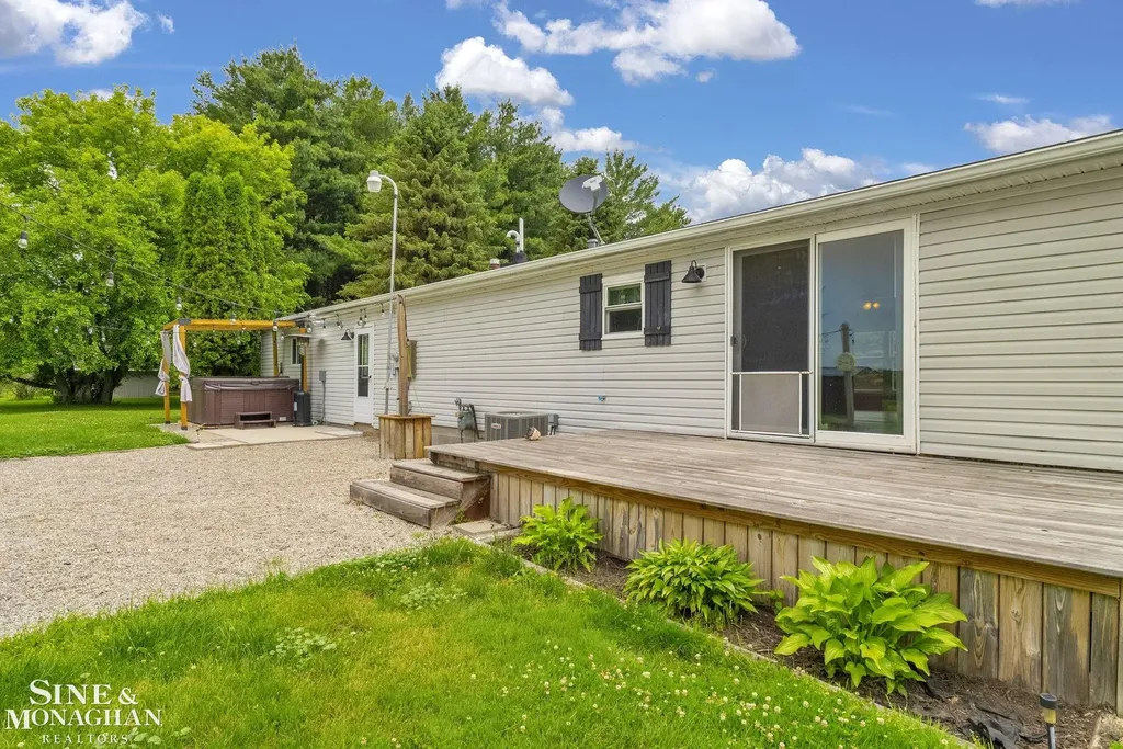 433 N Howard Street Lexington Township MI 48422