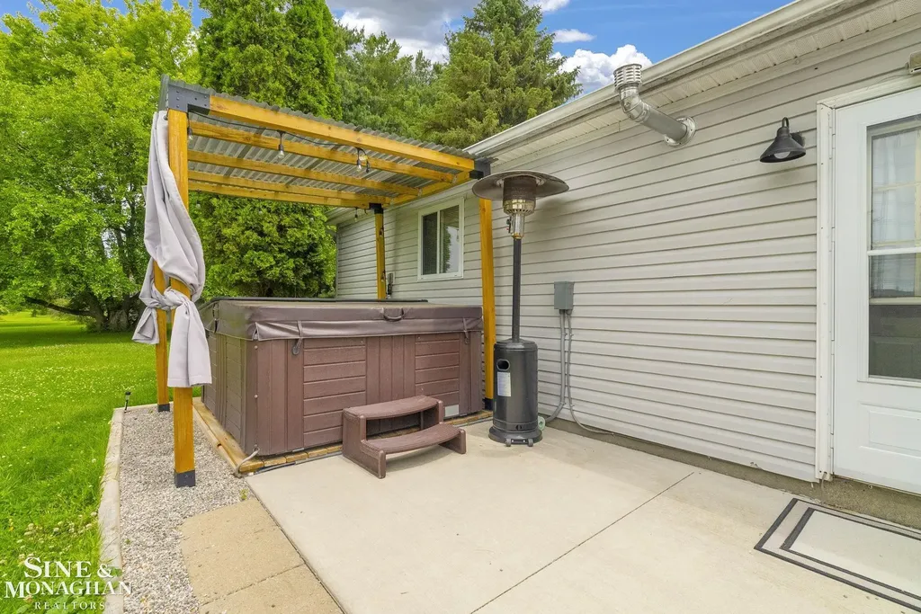 433 N Howard Street Lexington Township MI 48422