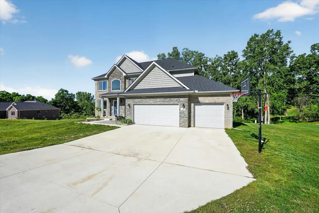126 Parker Lane Brandon Charter Township MI 48462