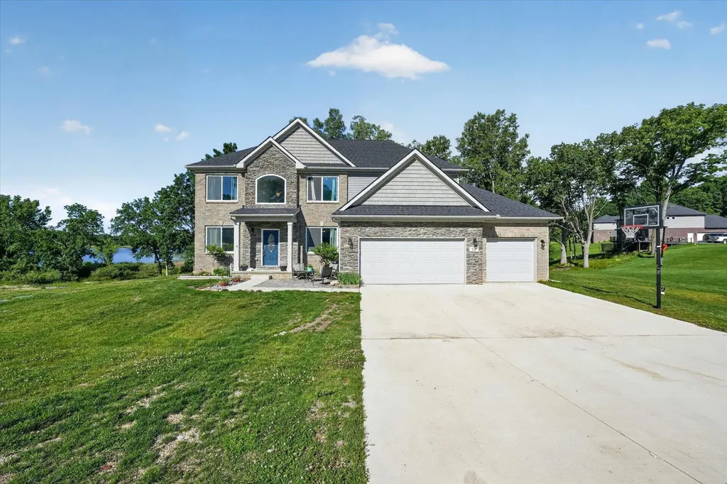 126 Parker Lane Brandon Charter Township MI 48462