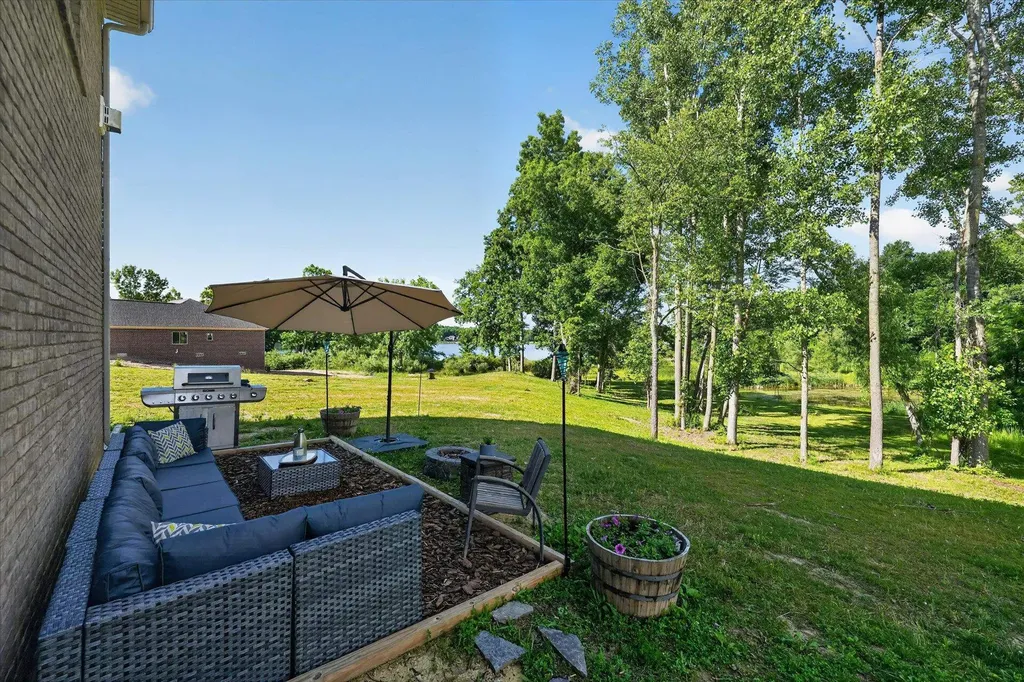 126 Parker Lane Brandon Charter Township MI 48462