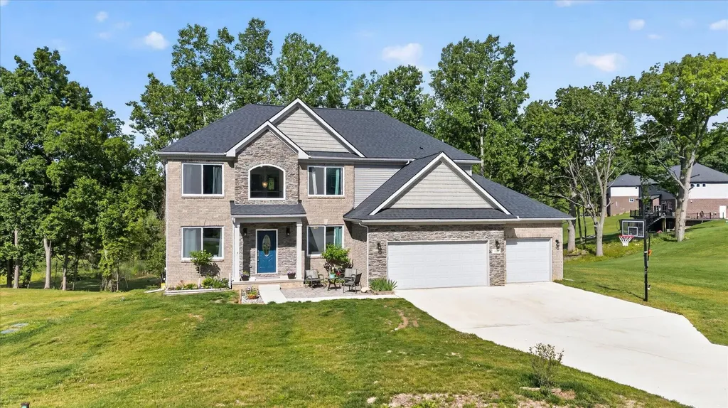 126 Parker Lane Brandon Charter Township MI 48462