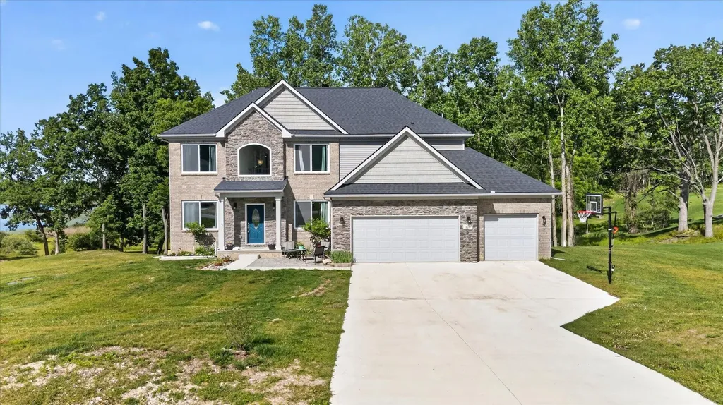 126 Parker Lane Brandon Charter Township MI 48462