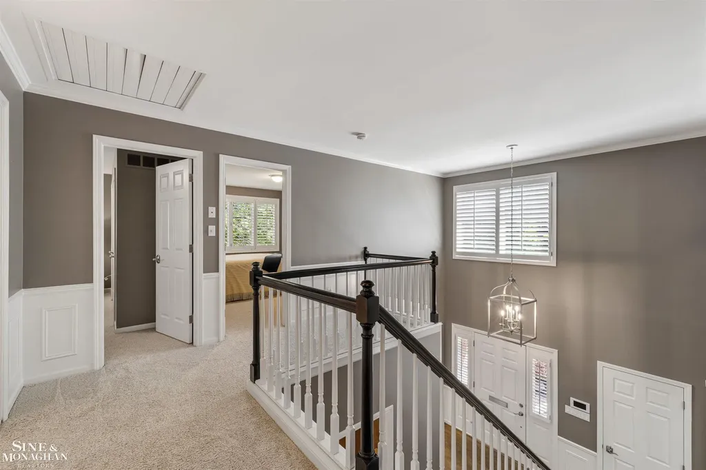11 Sycamore Lane Grosse Pointe City MI 48230