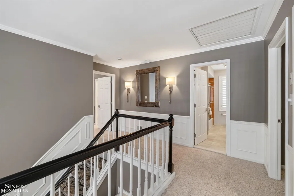 11 Sycamore Lane Grosse Pointe City MI 48230