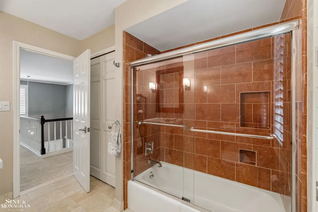 11 Sycamore Lane Grosse Pointe City MI 48230