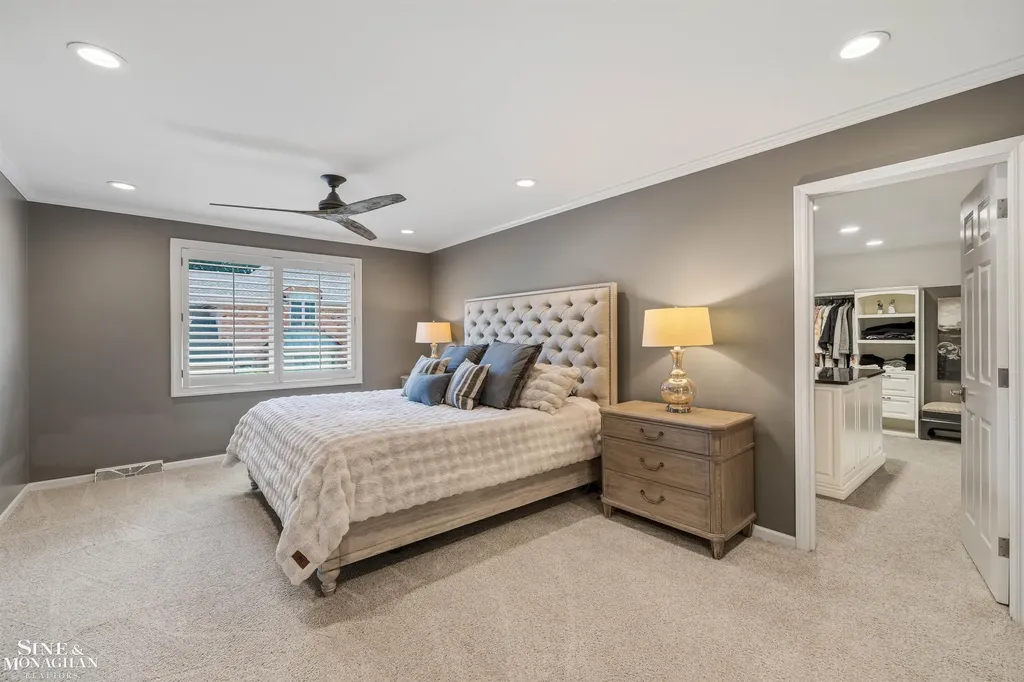 11 Sycamore Lane Grosse Pointe City MI 48230