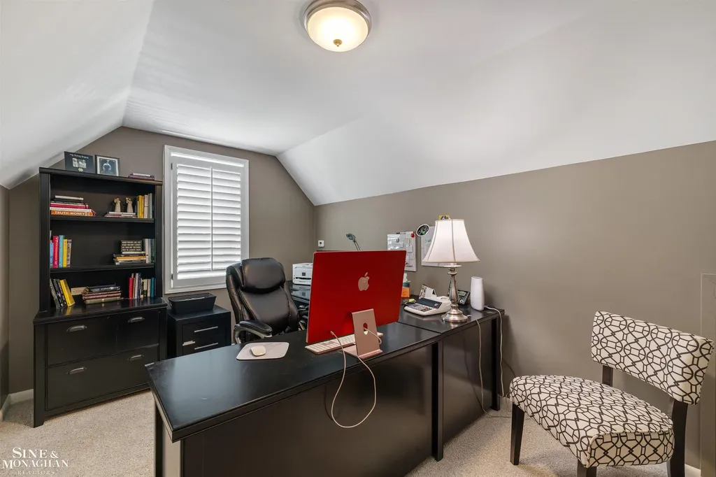 11 Sycamore Lane Grosse Pointe City MI 48230