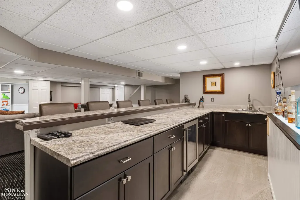 11 Sycamore Lane Grosse Pointe City MI 48230