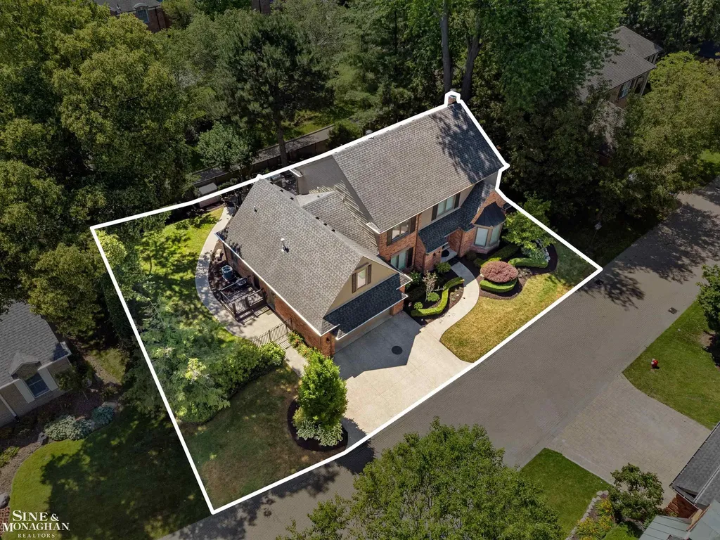 11 Sycamore Lane Grosse Pointe City MI 48230
