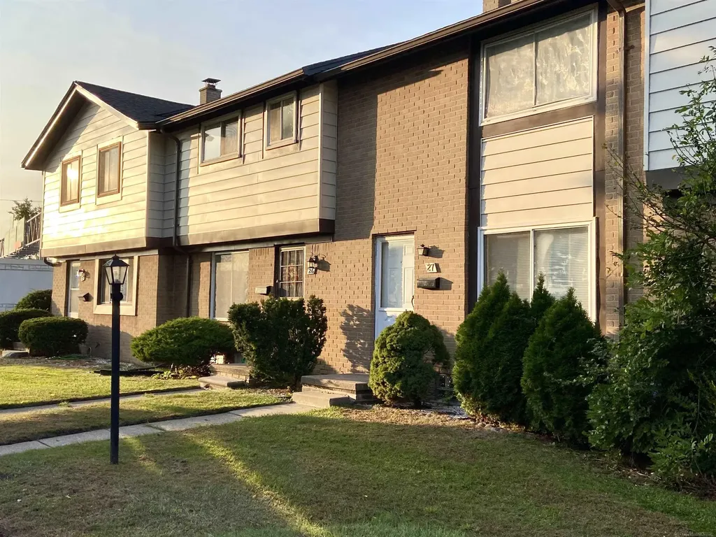 8401 Eighteen Mile Road Sterling Heights City MI 48313