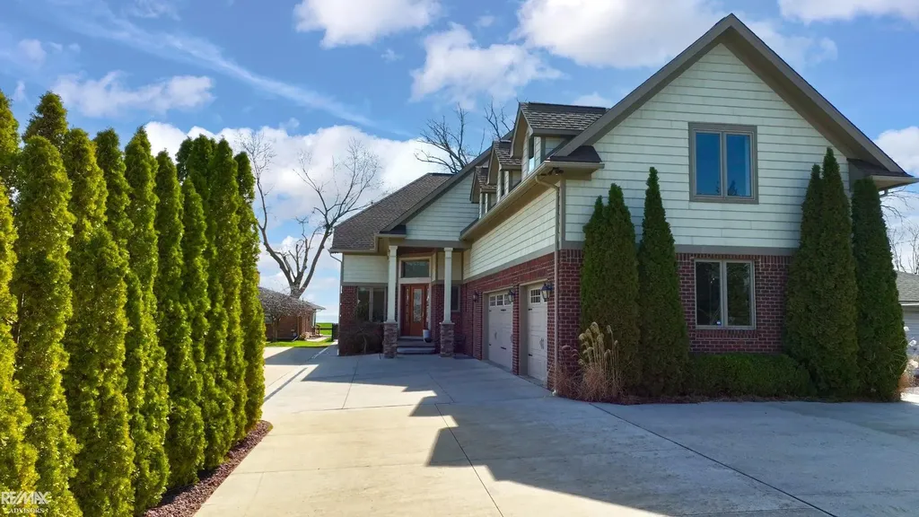 26918 Koerber Street St. Clair Shores City MI 48081
