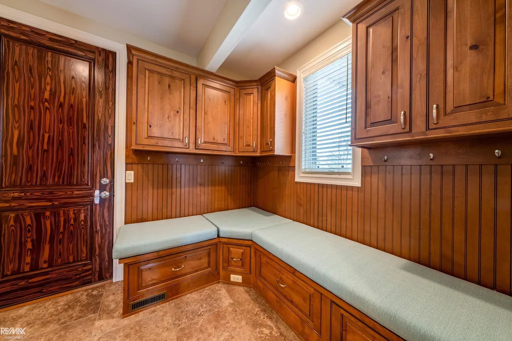 26918 Koerber Street St. Clair Shores City MI 48081