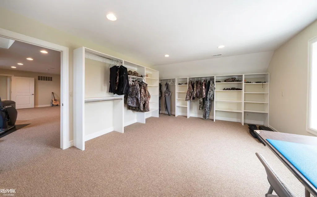26918 Koerber Street St. Clair Shores City MI 48081