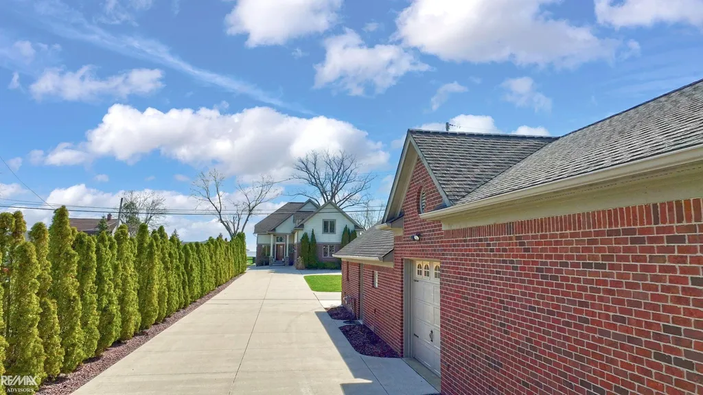 26918 Koerber Street St. Clair Shores City MI 48081