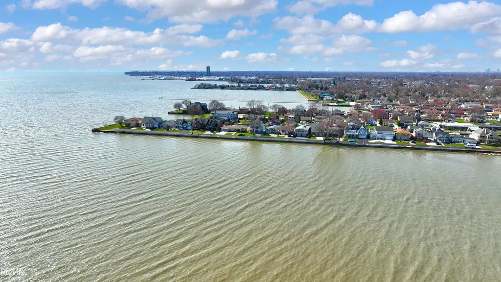 26918 Koerber Street St. Clair Shores City MI 48081