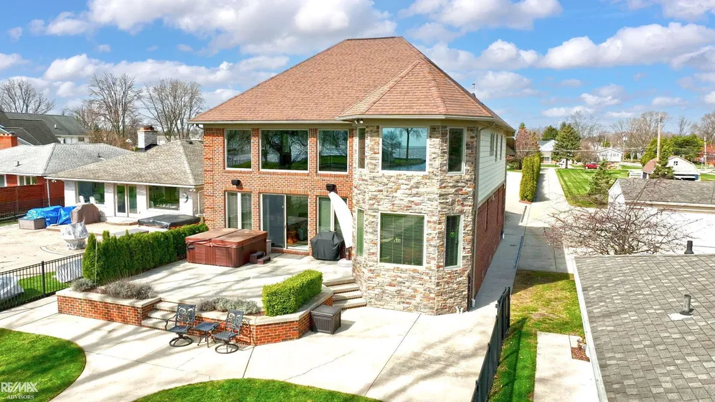 26918 Koerber Street St. Clair Shores City MI 48081