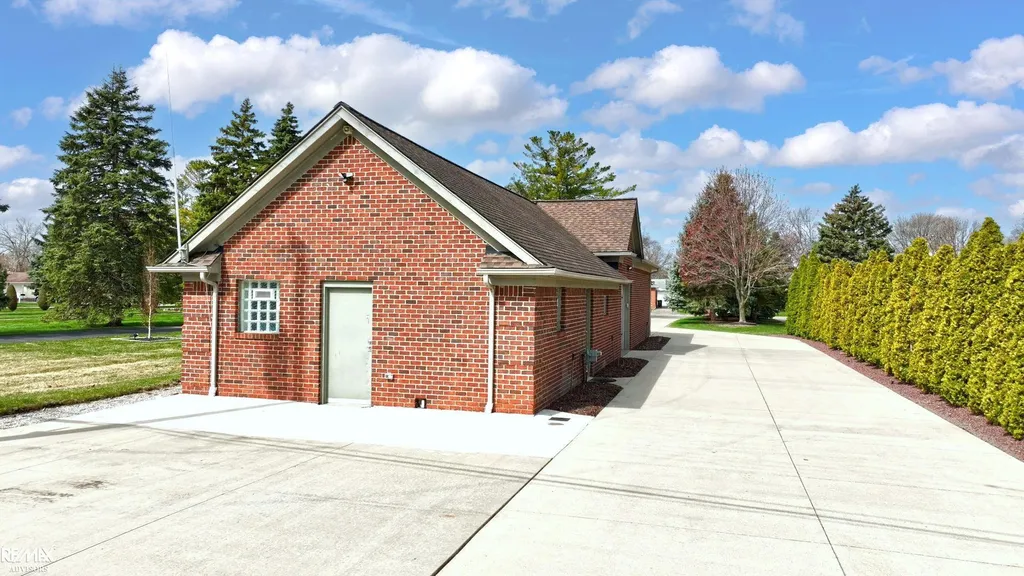 26918 Koerber Street St. Clair Shores City MI 48081