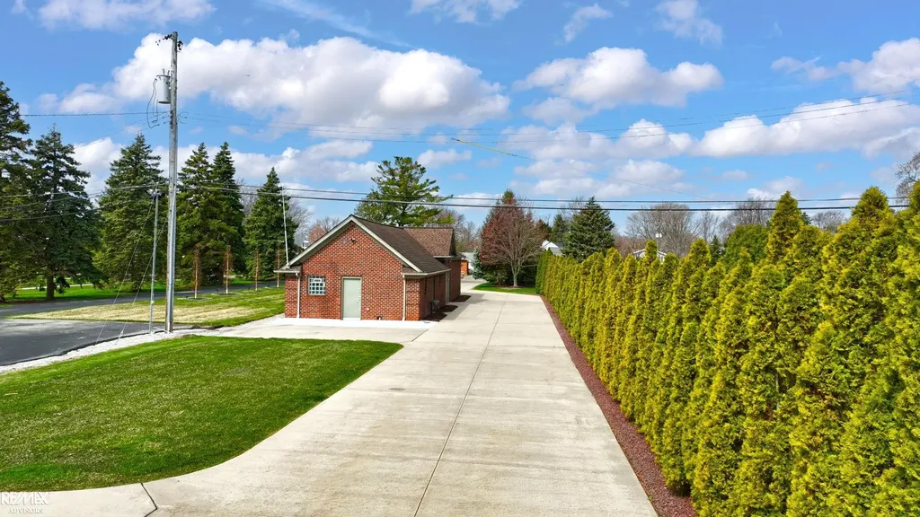 26918 Koerber Street St. Clair Shores City MI 48081