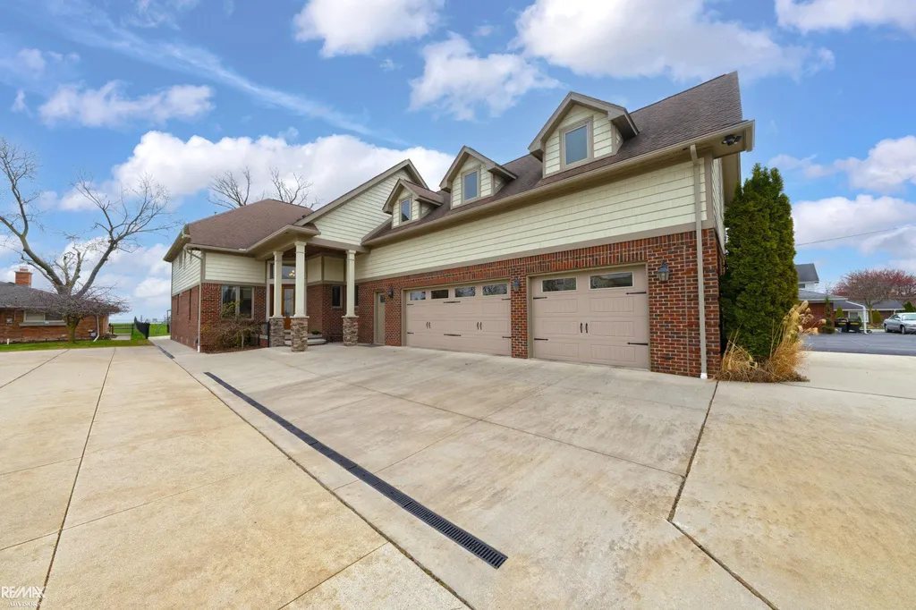 26918 Koerber Street St. Clair Shores City MI 48081