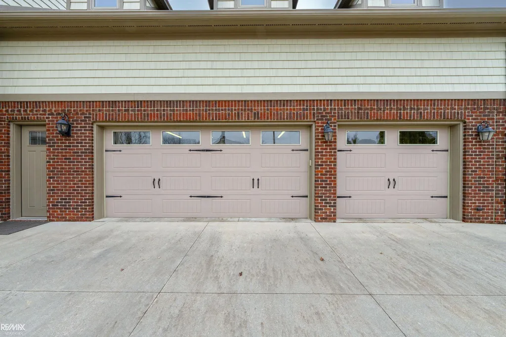 26918 Koerber Street St. Clair Shores City MI 48081