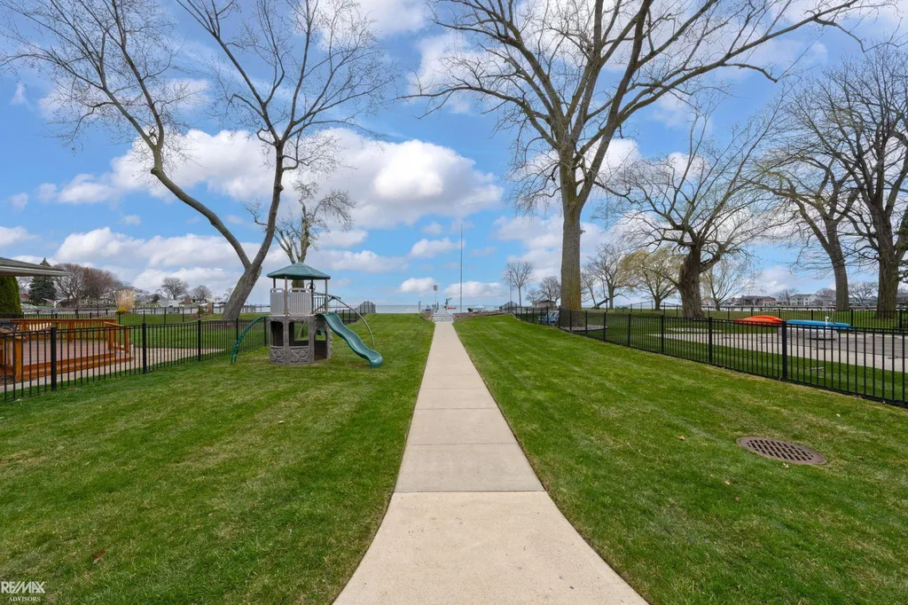 26918 Koerber Street St. Clair Shores City MI 48081