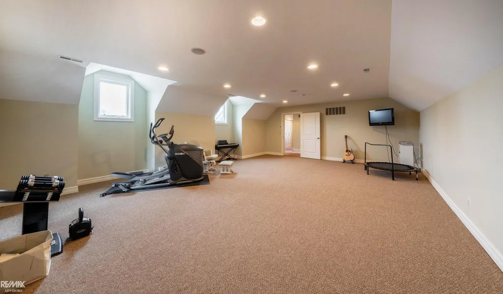 26918 Koerber Street St. Clair Shores City MI 48081