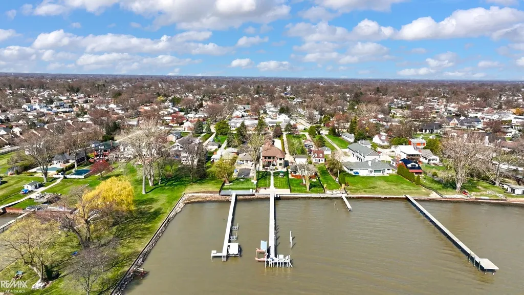 26918 Koerber Street St. Clair Shores City MI 48081