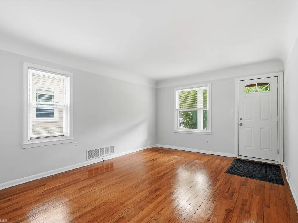 660 E Marshall Street Ferndale City MI 48220