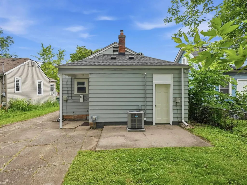 660 E Marshall Street Ferndale City MI 48220
