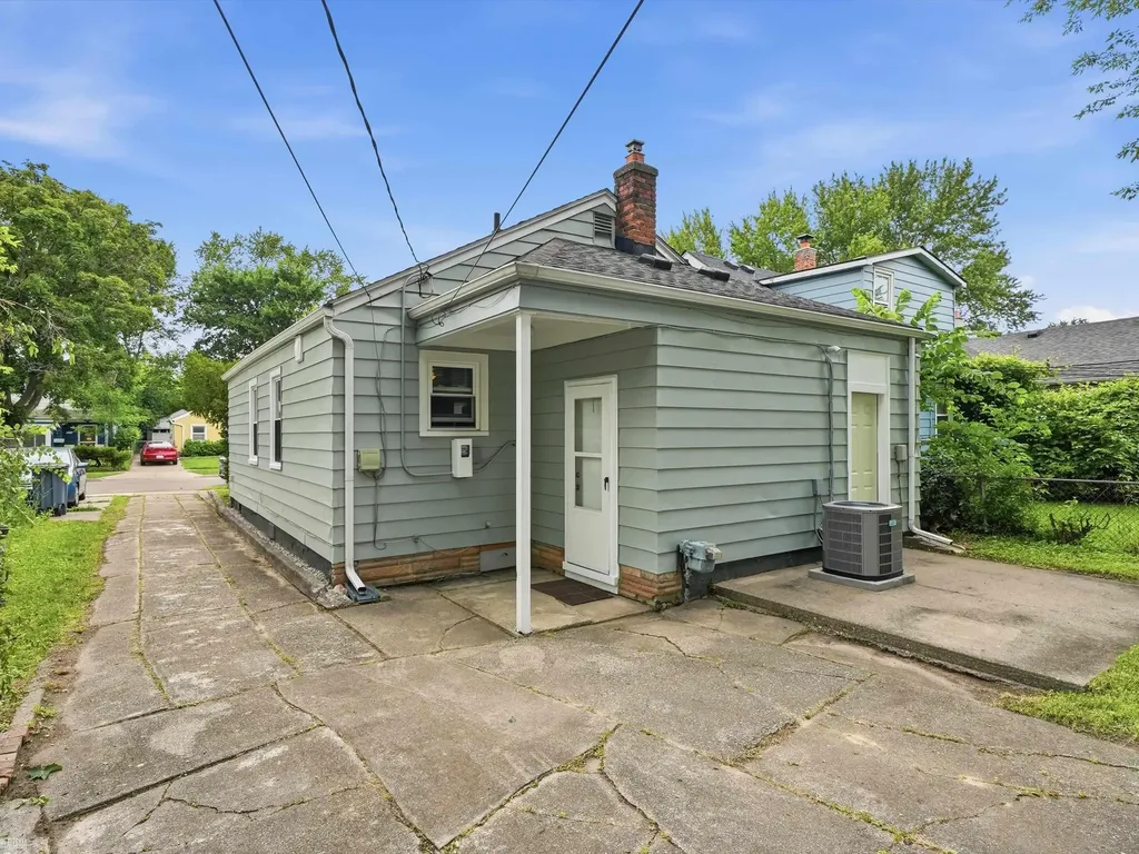 660 E Marshall Street Ferndale City MI 48220