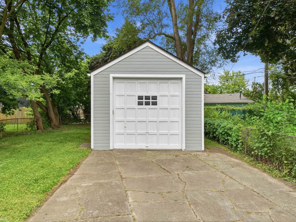 660 E Marshall Street Ferndale City MI 48220