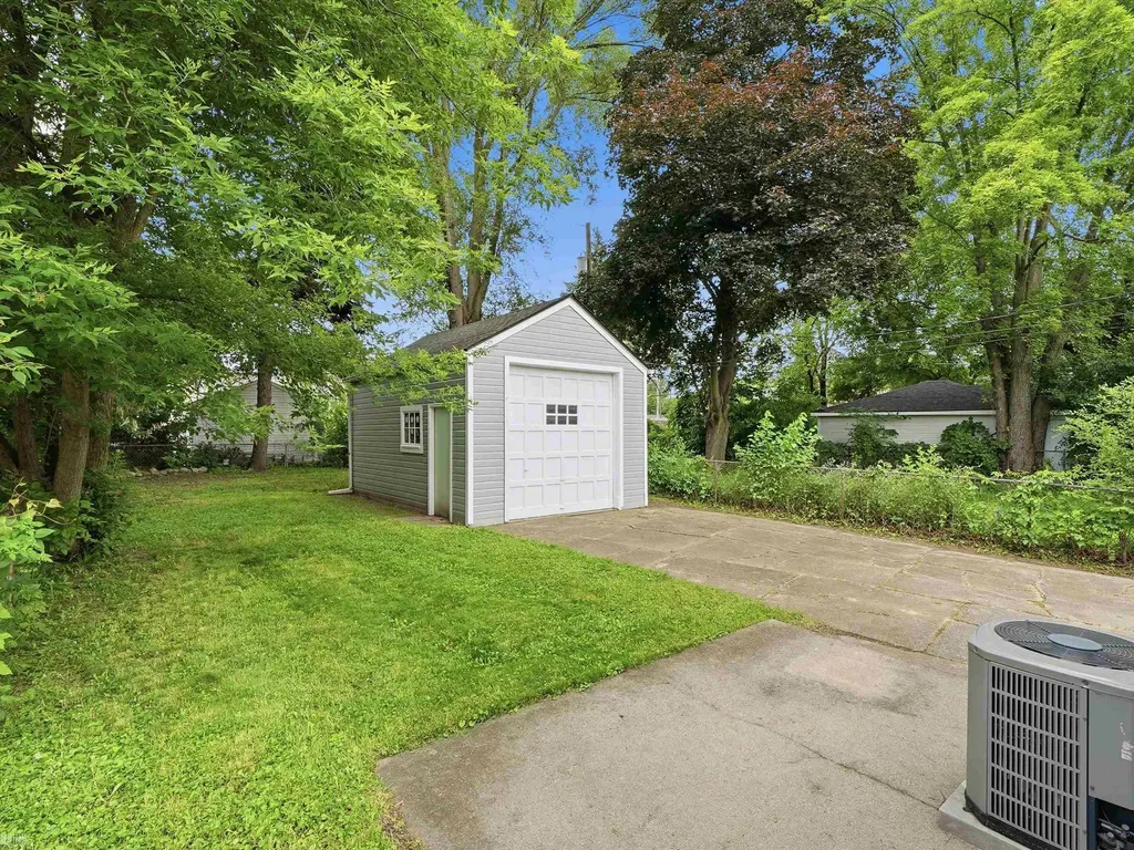 660 E Marshall Street Ferndale City MI 48220