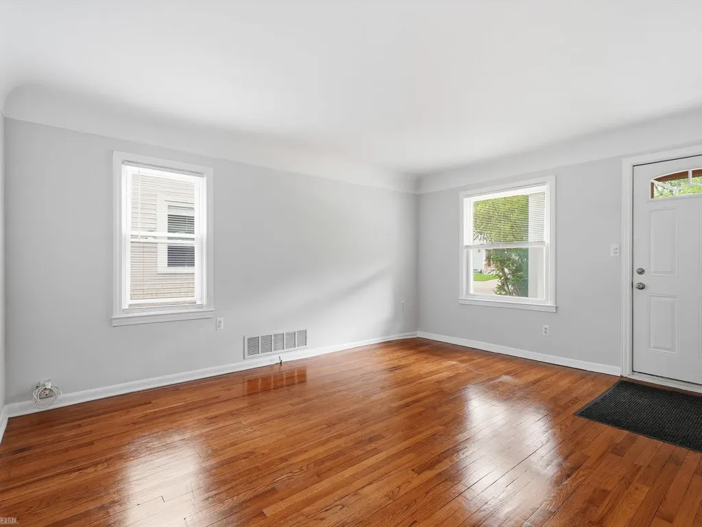 660 E Marshall Street Ferndale City MI 48220