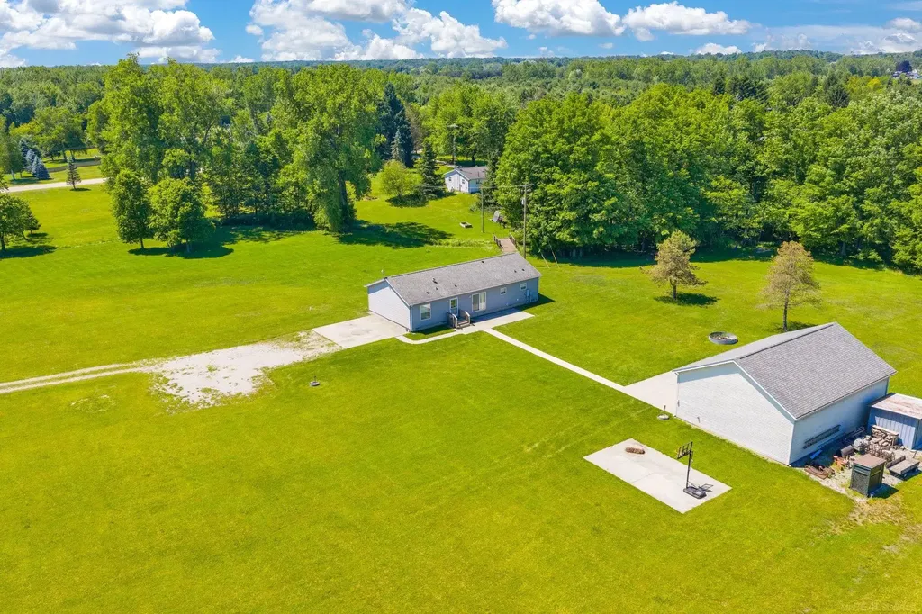 6995 Aitken Road Lexington Township MI 48450
