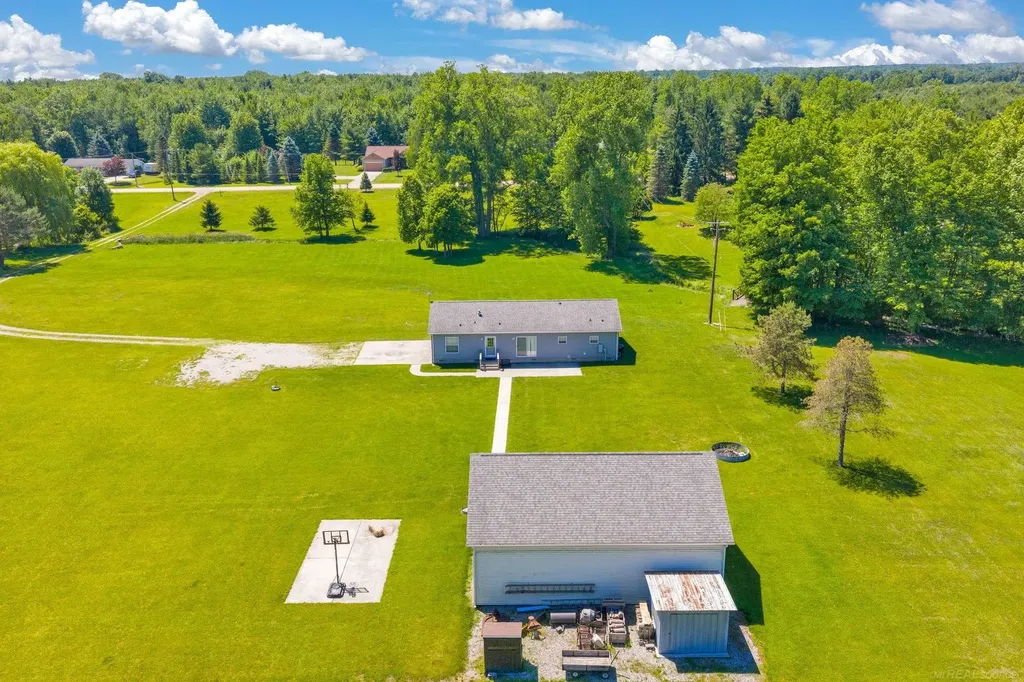 6995 Aitken Road Lexington Township MI 48450