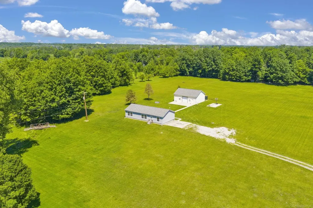 6995 Aitken Road Lexington Township MI 48450
