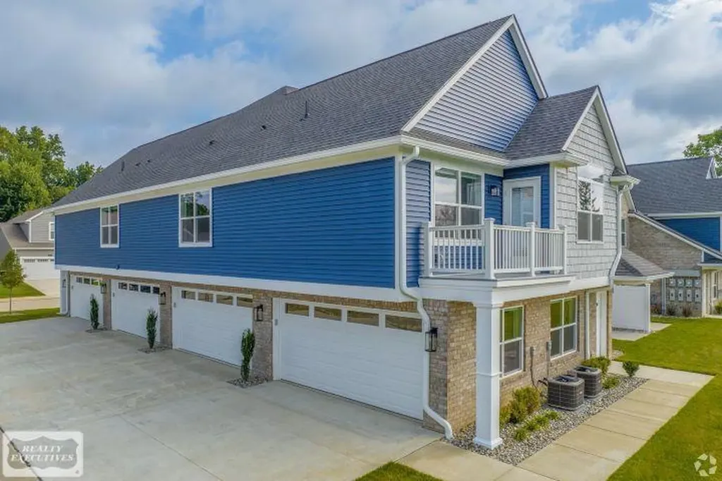 32972 Antrim Drive Chesterfield Township MI 48047