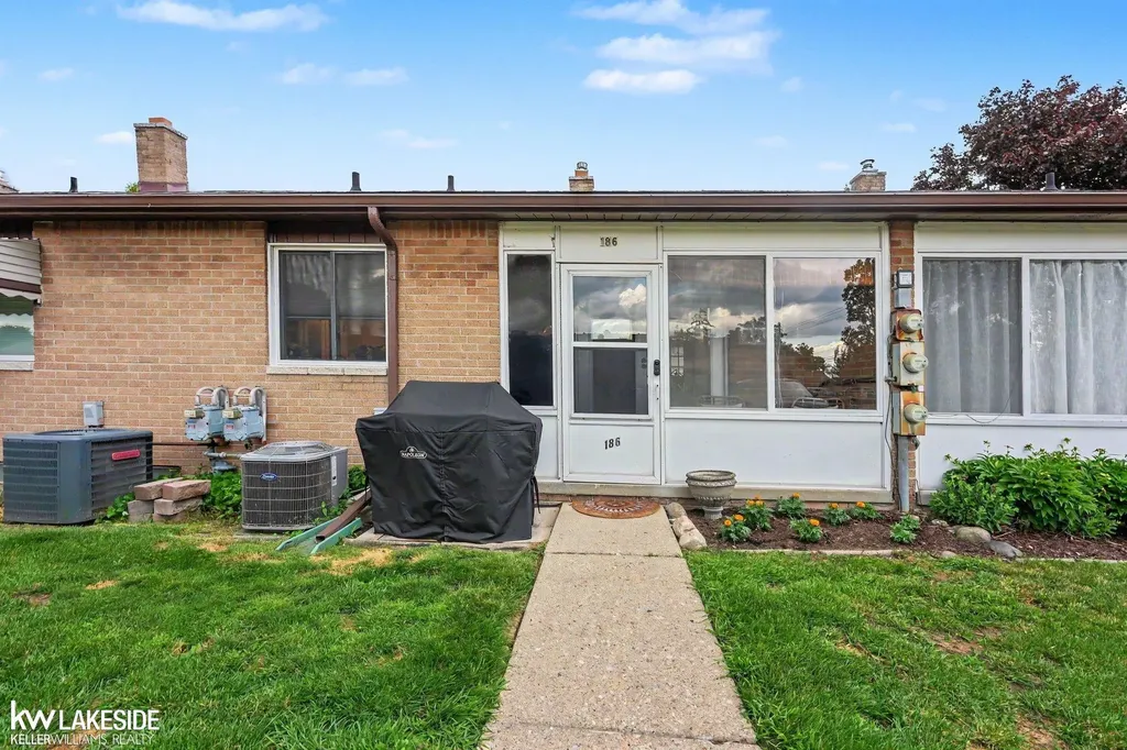 8401 18 Mile Road Sterling Heights City MI 48313