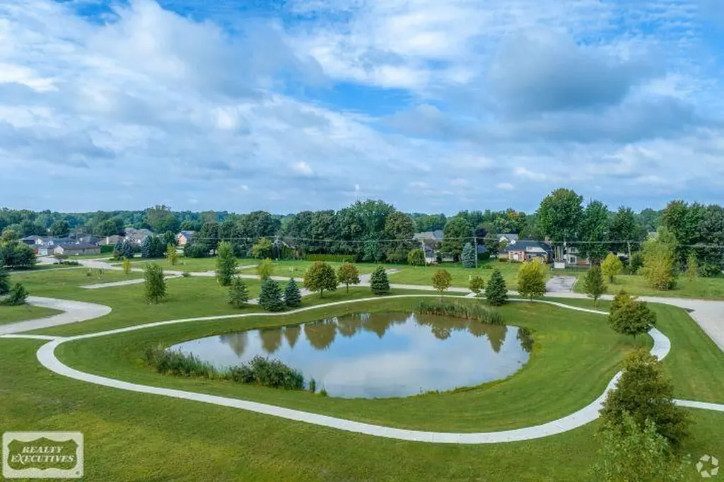 32956 Antrim Drive Chesterfield Township MI 48047