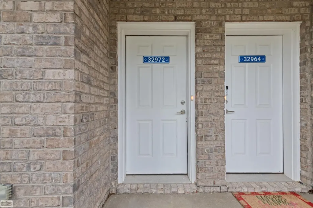 32956 Antrim Drive Chesterfield Township MI 48047