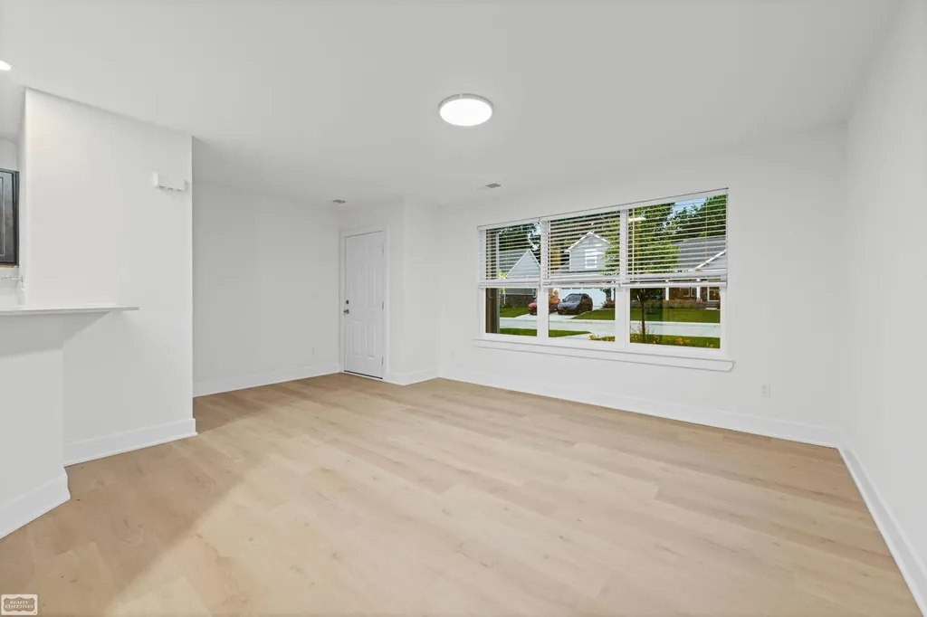 32956 Antrim Drive Chesterfield Township MI 48047